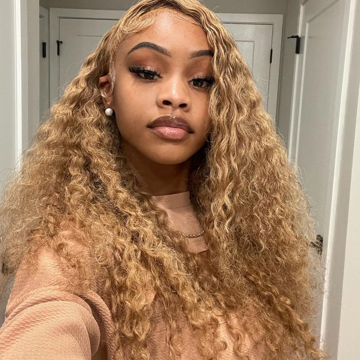 #27 Honey Blonde Water Wave Wig 6x5 13x4 HD Lace Frontal Wig 180% Density